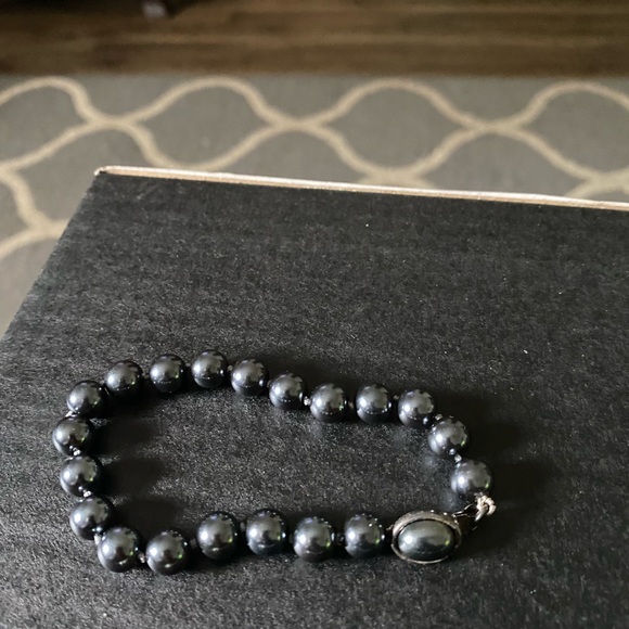 Elegant Talbert Black Pearl Necklace and Bracelet Set with Carolee earrings - Picture 3 of 6